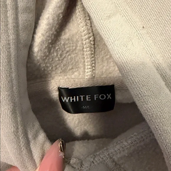 White fox hoodie - Picture 5 of 6